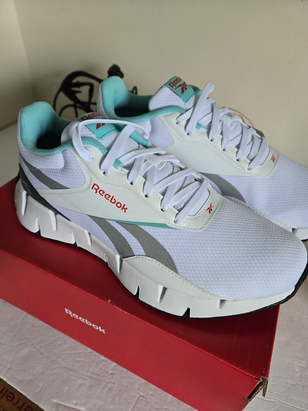 Reebok 9.5 Womens Zig Dynamica  White & Teal Running Sneakers New